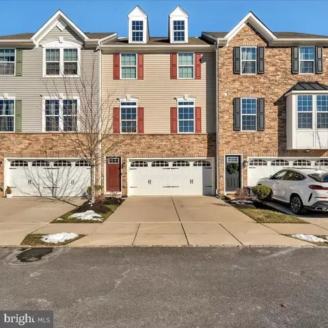 3 Peacock Cir, Sewell, NJ 08080