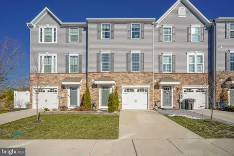 102 Pinnacle Pl, Sewell, NJ 08080