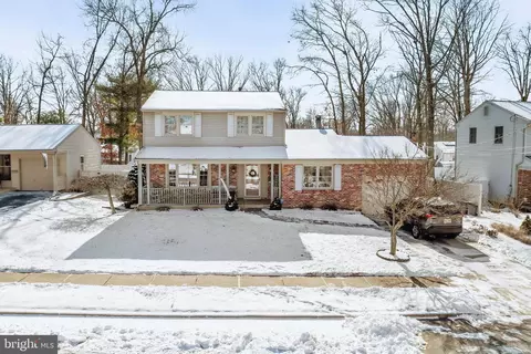 913 Acadia Dr, Turnersville, NJ 08012