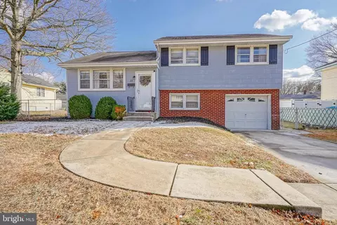 22 Cherry Ln, West Deptford, NJ 08096