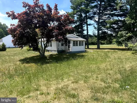1254 Strawberry Ave, Vineland, NJ 08360