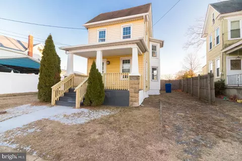 327 Crown Pt, West Deptford, NJ 08086