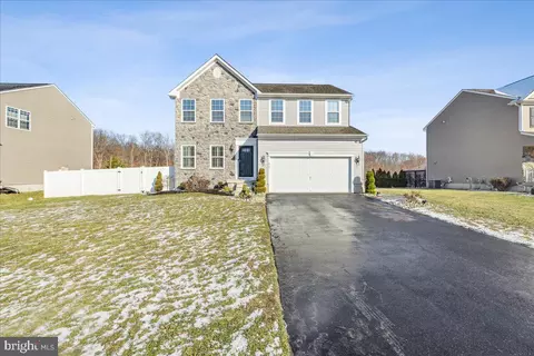 815 Kristin Ln, Williamstown, NJ 08094