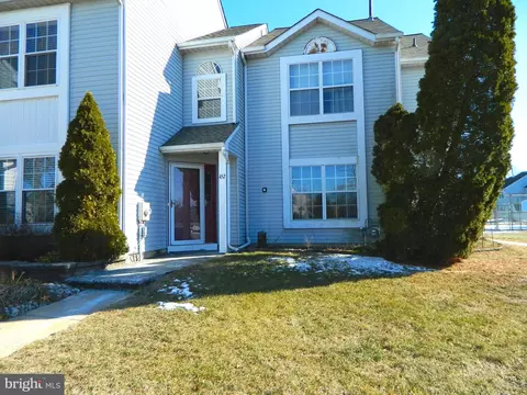 452 Longfellow Dr, Williamstown, NJ 08094