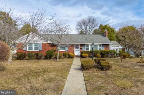 876 S Main St, Williamstown, NJ 08094