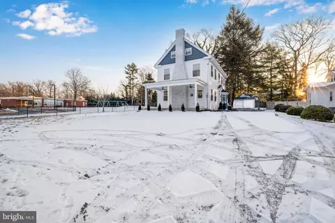 110 N Evergreen Ave, Woodbury, NJ 08096