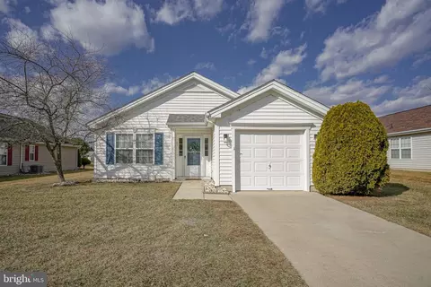 81 Maple Leaf Cir, Sewell, NJ 08080