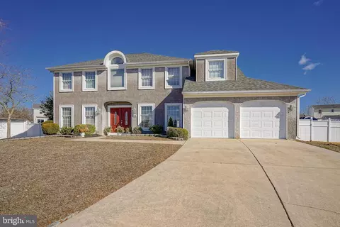 14 Grant Cir, Sewell, NJ 08080