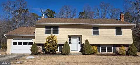 8 Sandy Dr, Newfield, NJ 08344