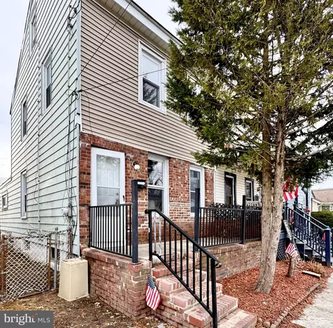17 Walnut St, Woodbury, NJ 08096
