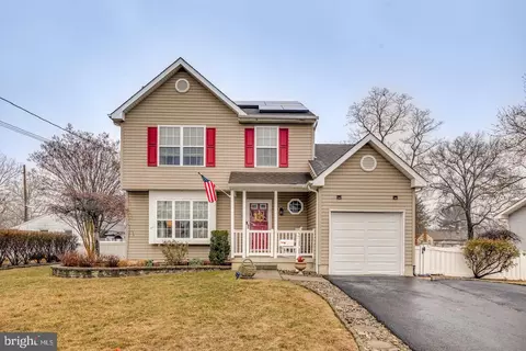 4 Lake Ave, National Park, NJ 08063