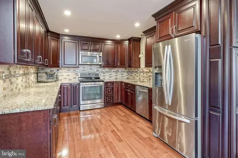 87 Holly Dr, West Deptford, NJ 08096