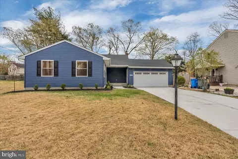 102 Lakeside Dr, Glassboro, NJ 08028