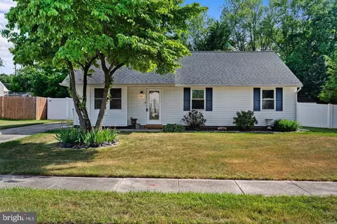 548 Berkshire Rd, Williamstown, NJ 08094