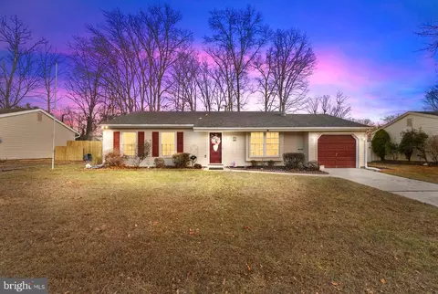 78 Lupus Ln, Sewell, NJ 08080