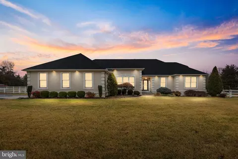 595 Breakneck Rd, Mullica Hill, NJ 08062