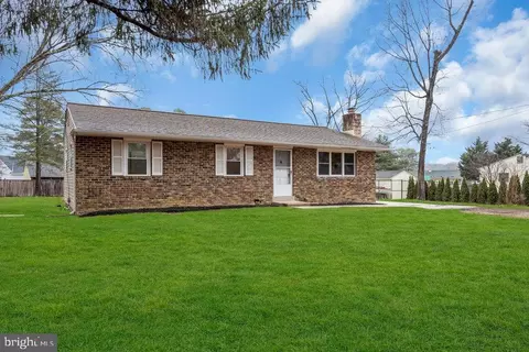 1128 Arbutus Ave, Williamstown, NJ 08094