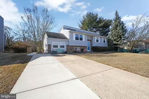 121 Capella Rd, Turnersville, NJ 08012