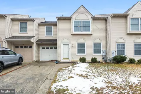 108 Carriage Ln, Swedesboro, NJ 08085