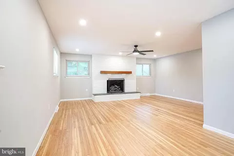 Living - 507 Boundary Rd, Pitman, NJ 08071 photo 1 of 6