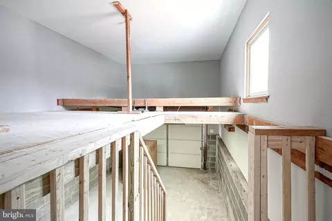 Entry Way - 507 Boundary Rd, Pitman, NJ 08071 photo 4 of 5
