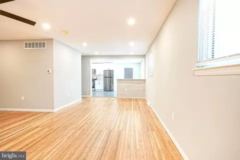 Living - 507 Boundary Rd, Pitman, NJ 08071 photo 5 of 6