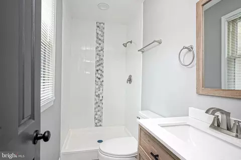 Bath - 507 Boundary Rd, Pitman, NJ 08071 photo 3 of 4