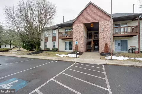 42 Dover Ct, Blackwood, NJ 08012