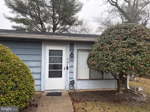34 Birchwood Ct, West Deptford, NJ 08066