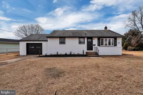 1032 Ladner Ave, Gibbstown, NJ 08027