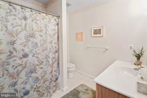 Bath - 404 Village Ct, Mickleton, NJ 08056 photo 3 of 3