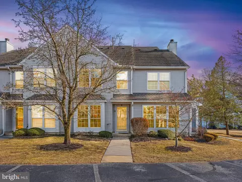81 Tarragon Ct, Thorofare, NJ 08086
