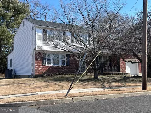 150 Hilbert St, Williamstown, NJ 08094