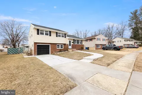 11 Redwood Dr, Woodbury, NJ 08096