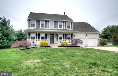 16 Grace Ct, Woolwich Township, NJ 08085