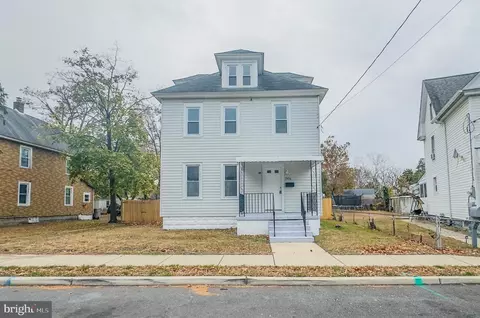 1526 Pine St, Paulsboro, NJ 08066