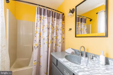 Bath - 541 Hereford Ln, Mickleton, NJ 08056 photo 2 of 3