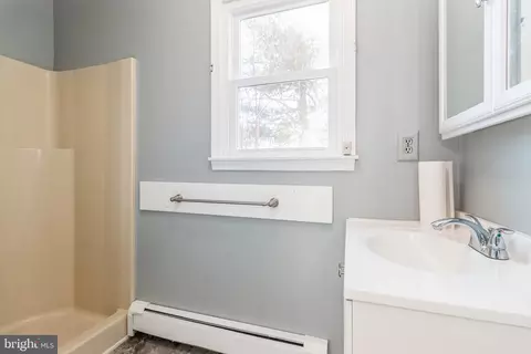 Bath - 541 Hereford Ln, Mickleton, NJ 08056 photo 3 of 3