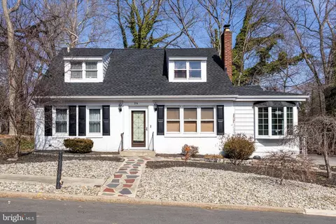 216 Meadow Ln, Woodbury, NJ 08096