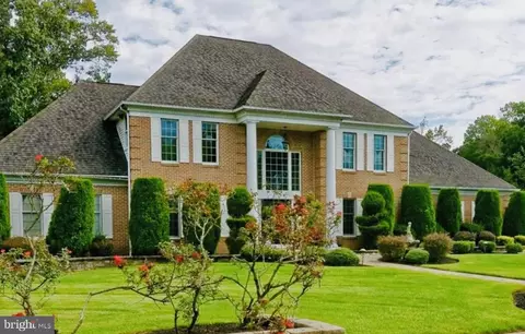 5 Ternberry Ct, Turnersville, NJ 08012