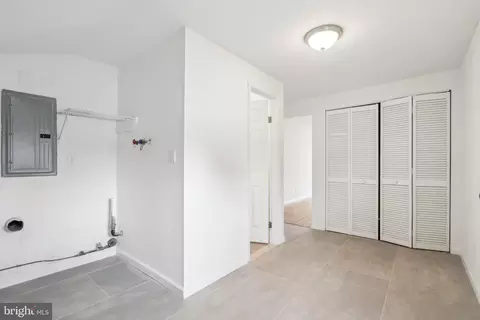 Entry Way - 532 Hudson Ave, Pitman, NJ 08071 photo 4 of 5