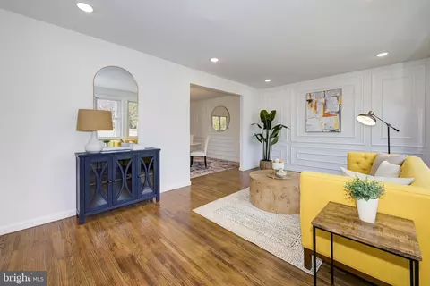 Living - 532 Hudson Ave, Pitman, NJ 08071 photo 3 of 9