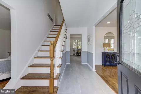 Entry Way - 532 Hudson Ave, Pitman, NJ 08071 photo 1 of 5
