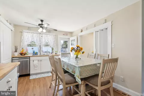 Entry Way - 87 Gaunt Dr, Mickleton, NJ 08056 photo 5 of 5