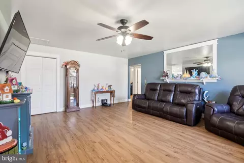 Entry Way - 87 Gaunt Dr, Mickleton, NJ 08056 photo 1 of 5