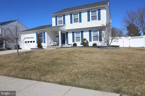 205 Queen Anne Dr, Williamstown, NJ 08094