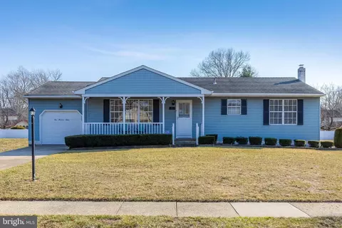 112 Ridgeway Ln, Mullica Hill, NJ 08062