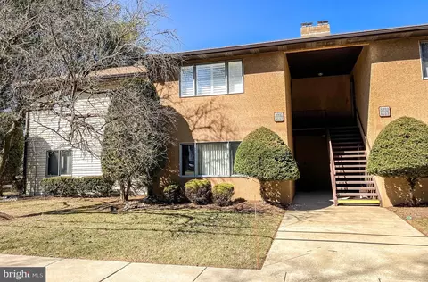 470 Locust Ave #2201, Pitman, NJ 08071