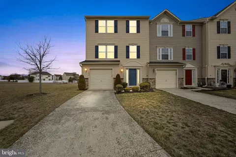 1208 Exposition Dr, Williamstown, NJ 08094