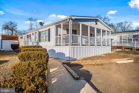 33 Marathon Dr, Mantua, NJ 08051